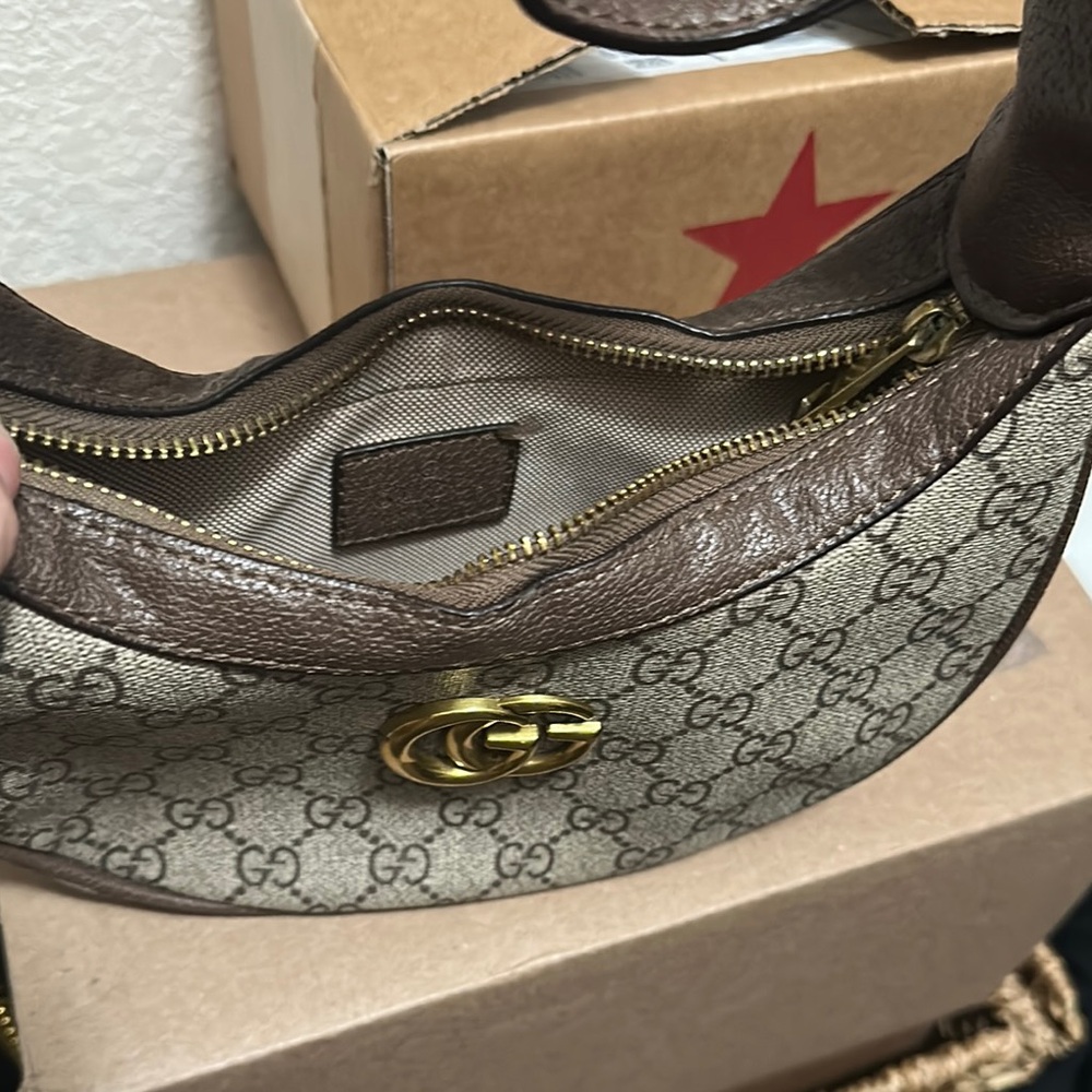 Gucci Beige and Brown Shoulder Bag with Gold Chain - Picture 8 of 11